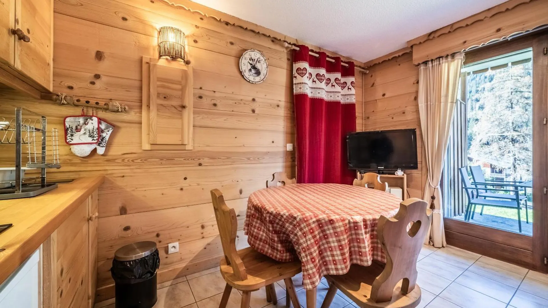Studio Rez-De-Jardin, 4 Pers Chatel France