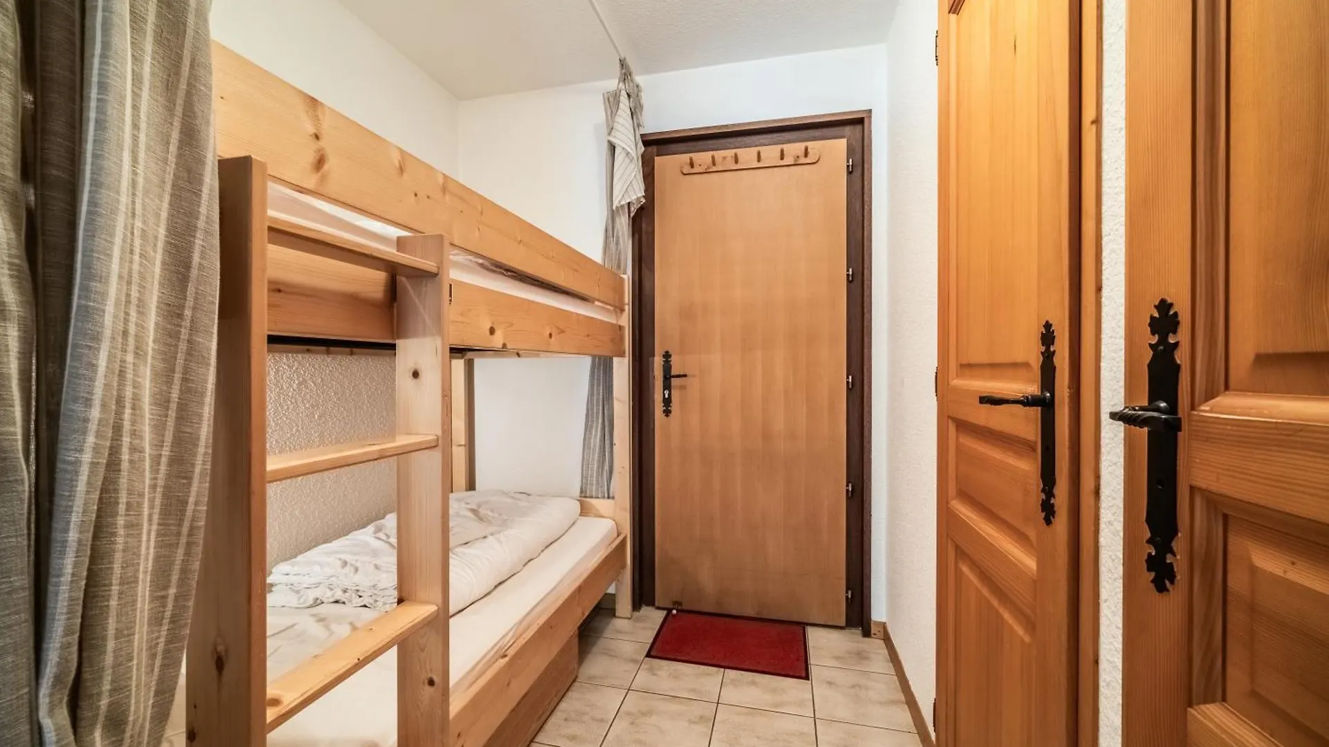 Studio Rez-De-Jardin, 4 Pers Chatel Apartment